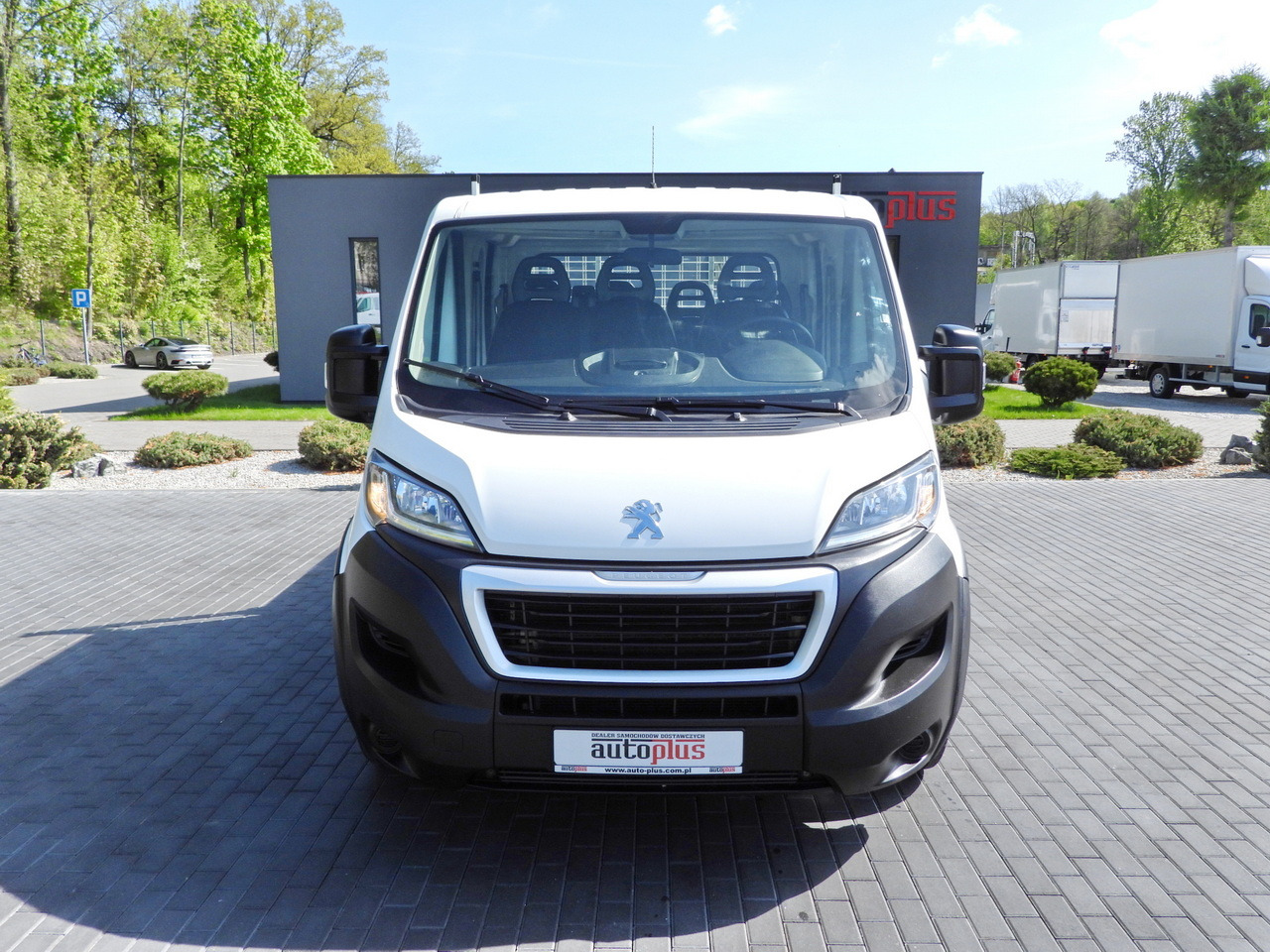PEUGEOT BOXER  TIPPER DOUBLE CABIN DOKA 7 SEATS CRUISE CONTROL AIR CONDITIONING  140HP - Komercauto pašizgāzējs: foto 5 PEUGEOT BOXER  TIPPER DOUBLE CABIN DOKA 7 SEATS CRUISE CONTROL AIR CONDITIONING  140HP - Komercauto pašizgāzējs: foto 5