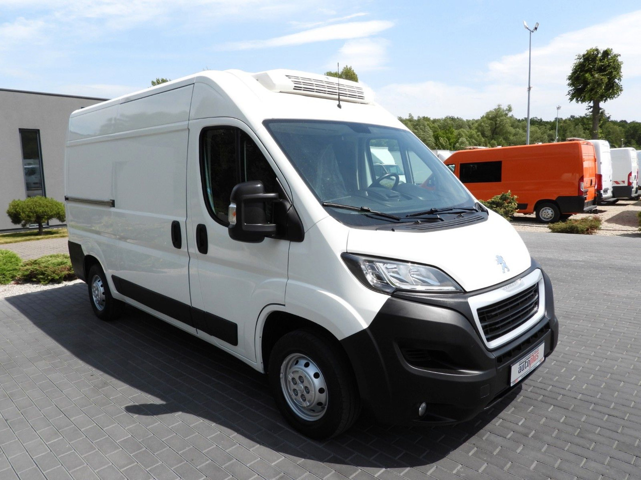 Peugeot BOXER KÜHLKASTENWAGEN -10*C TEMPOMAT - Komercauto refrižerators: foto 4 Peugeot BOXER KÜHLKASTENWAGEN -10*C TEMPOMAT - Komercauto refrižerators: foto 4