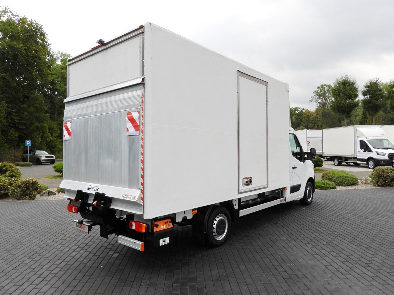 RENAULT MASTER BOX LIFT 8 PALLETS CRUISE CONTROL LED LIGHTS AIR CONDITIONING 145HP - Furgons ar slēgtā virsbūve: foto 3 RENAULT MASTER BOX LIFT 8 PALLETS CRUISE CONTROL LED LIGHTS AIR CONDITIONING 145HP - Furgons ar slēgtā virsbūve: foto 3