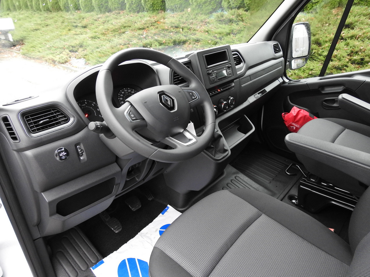 RENAULT MASTER NEW TARPAULIN 10 PALLETS WEBASTO CRUISE CONTROL AIR CONDITIONING LED LIGHTS Y 165HP - Furgons ar tentu: foto 2 RENAULT MASTER NEW TARPAULIN 10 PALLETS WEBASTO CRUISE CONTROL AIR CONDITIONING LED LIGHTS Y 165HP - Furgons ar tentu: foto 2