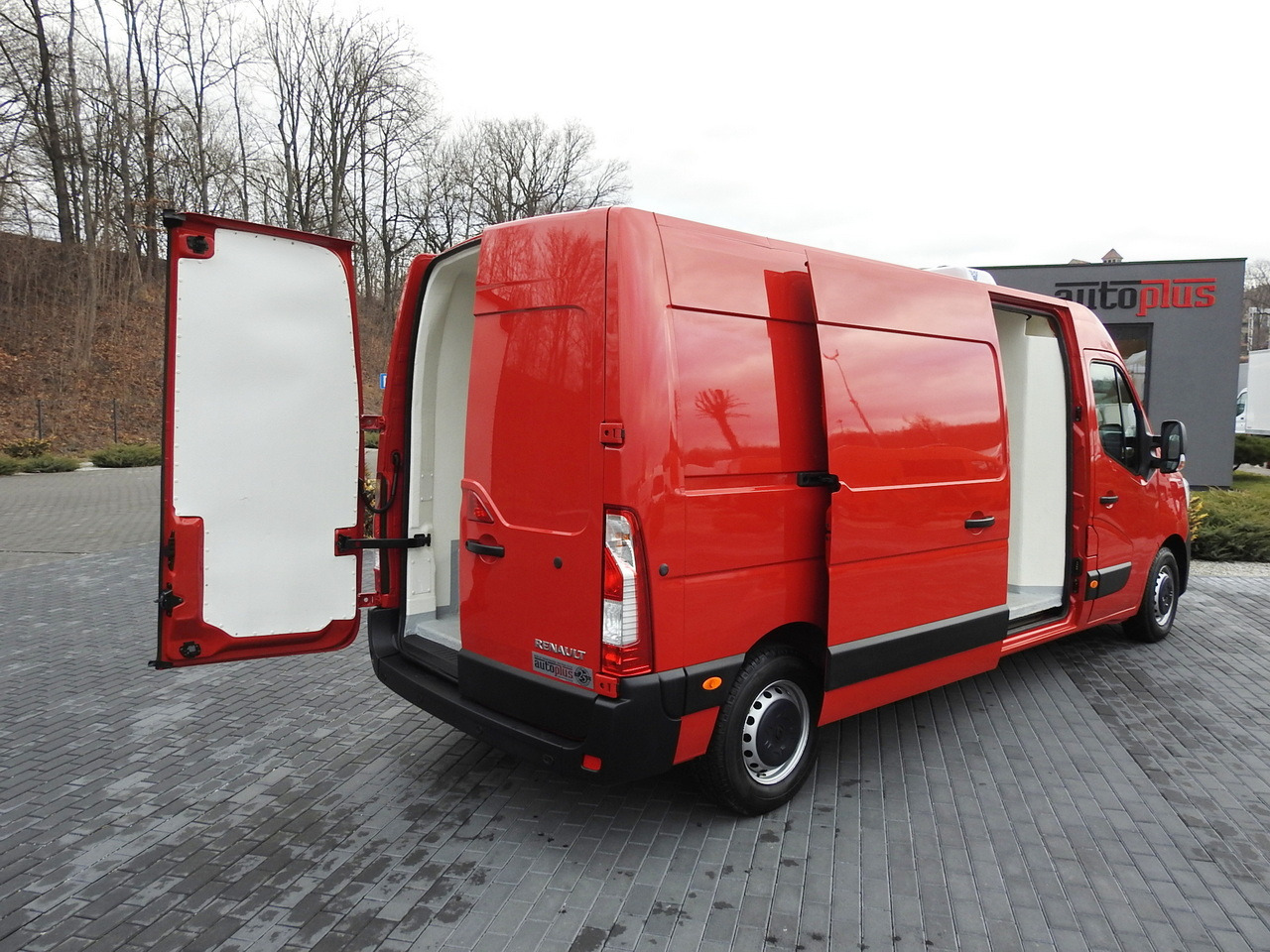 RENAULT MASTER REFRIGERATOR VAN 1*C CRUISE CONTROL AIR CONDITIONING LED LIGHTS 135HP - Komercauto refrižerators: foto 3 RENAULT MASTER REFRIGERATOR VAN 1*C CRUISE CONTROL AIR CONDITIONING LED LIGHTS 135HP - Komercauto refrižerators: foto 3