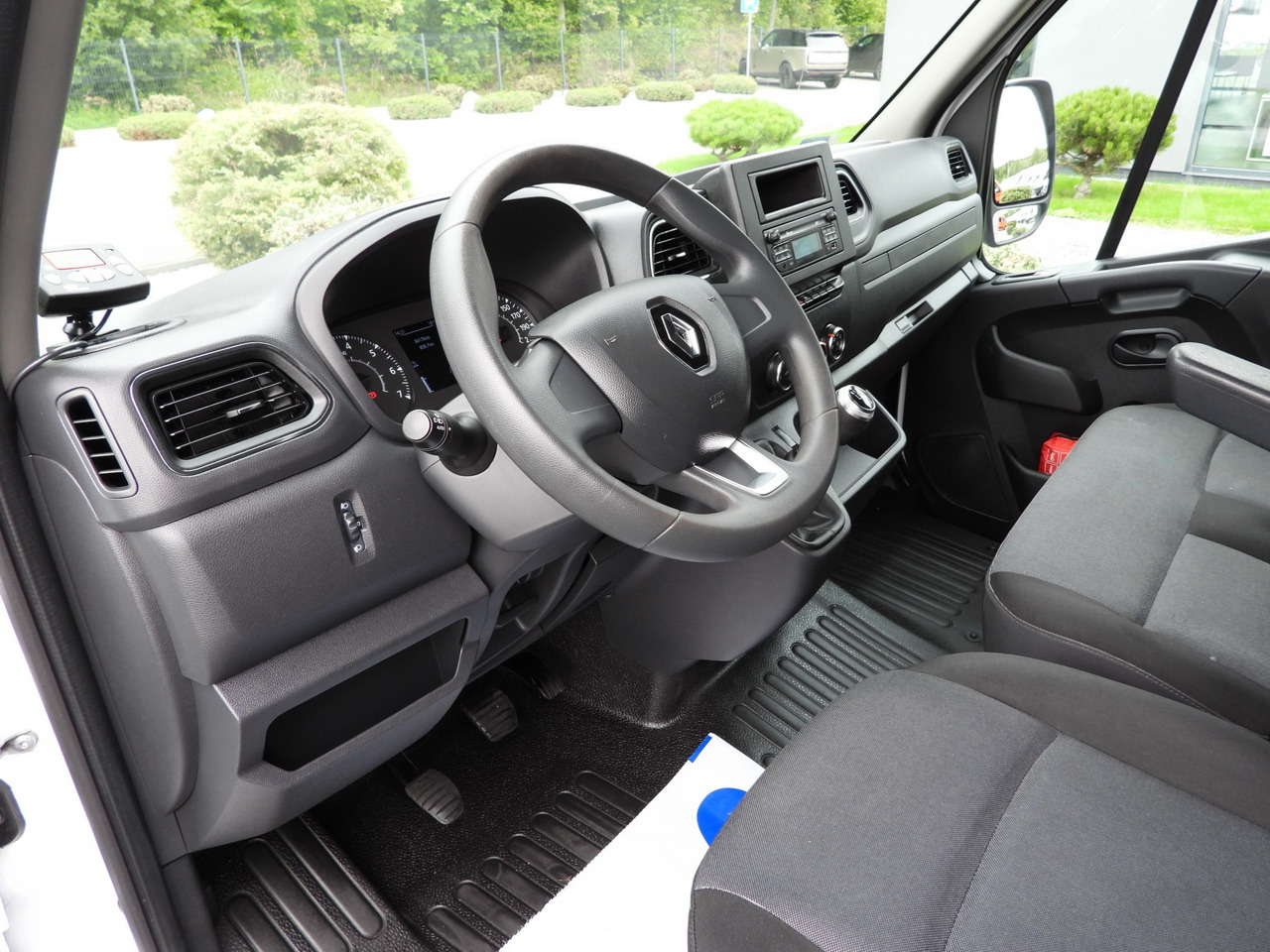 RENAULT MASTER REGRIGERATOR BOX 1*C LED LIGHTS AIR CONDITIONING 165HP - Komercauto refrižerators: foto 2 RENAULT MASTER REGRIGERATOR BOX 1*C LED LIGHTS AIR CONDITIONING 165HP - Komercauto refrižerators: foto 2