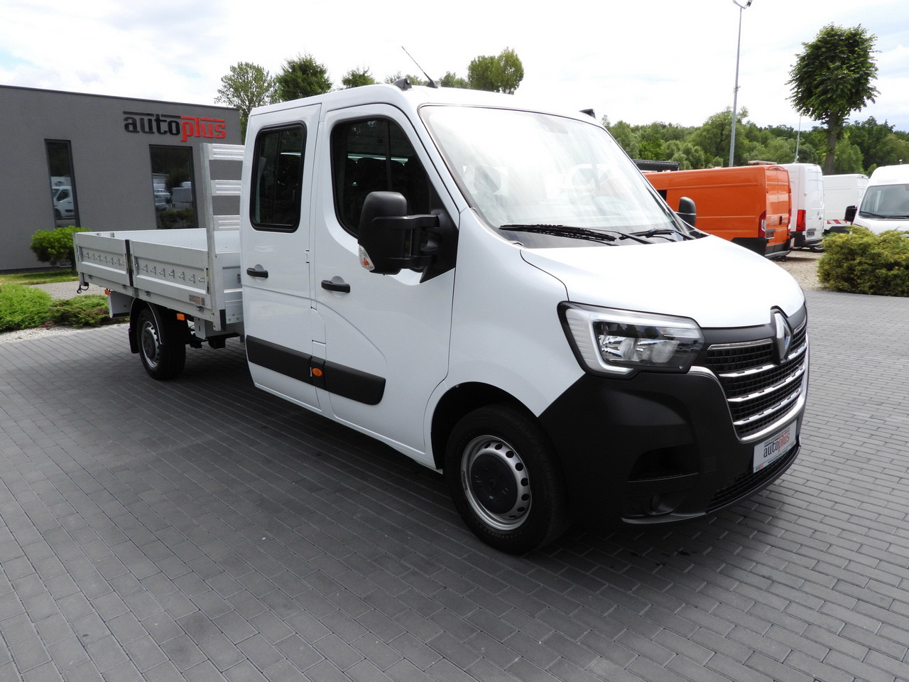 RENAULT MASTER STAKE BODY DOUBLE CABIN DOKA 7 SEATS LED LIGHTS AIR CONDITIONING 145HP - Automašīna ar kravas platformu: foto 4 RENAULT MASTER STAKE BODY DOUBLE CABIN DOKA 7 SEATS LED LIGHTS AIR CONDITIONING 145HP - Automašīna ar kravas platformu: foto 4