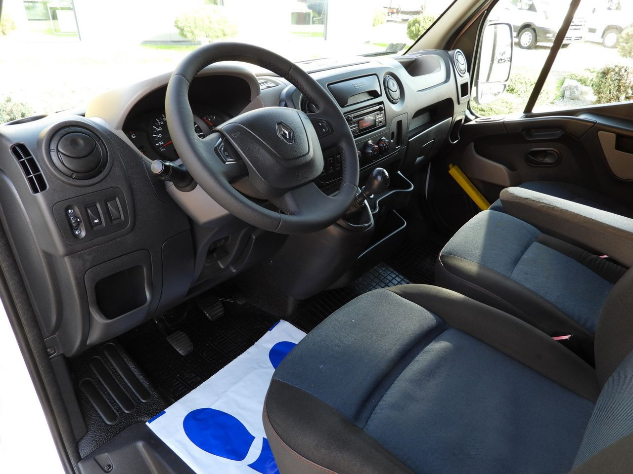 RENAULT MASTER TARPAULIN 10 PALLETS WEBASTO CRUISE CONTROL AIR CONDITIONING 170HP - Furgons ar tentu: foto 2 RENAULT MASTER TARPAULIN 10 PALLETS WEBASTO CRUISE CONTROL AIR CONDITIONING 170HP - Furgons ar tentu: foto 2