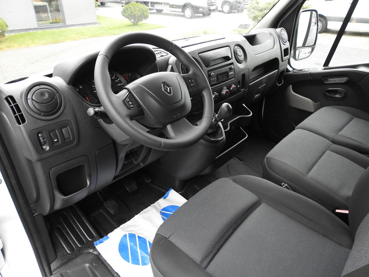 RENAULT MASTER TARPAULIN 10 PALLETS WEBASTO CRUISE CONTROL AIR CONDITIONING 170HP - Furgons ar tentu: foto 2 RENAULT MASTER TARPAULIN 10 PALLETS WEBASTO CRUISE CONTROL AIR CONDITIONING 170HP - Furgons ar tentu: foto 2