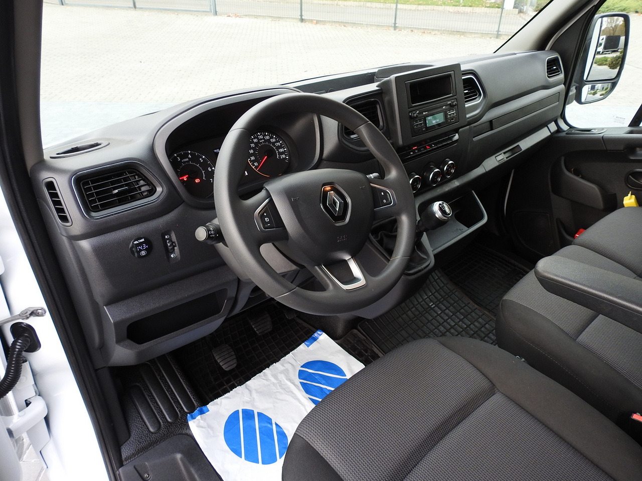 RENAULT MASTER TARPAULIN 10 PALLETS WEBASTO CRUISE CONTROL AIR CONDITIONING LED LIGHTS PNEUMATICS 165HP - Furgons ar tentu: foto 2 RENAULT MASTER TARPAULIN 10 PALLETS WEBASTO CRUISE CONTROL AIR CONDITIONING LED LIGHTS PNEUMATICS 165HP - Furgons ar tentu: foto 2