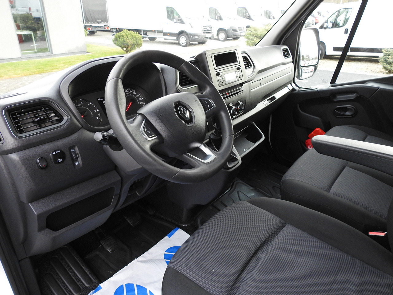 RENAULT MASTER TARPAULIN 10 PALLETS WEBASTO CRUISE CONTROL AIR CONDITIONING LED LIGHTS PNEUMATICS 165HP - Furgons ar tentu: foto 2 RENAULT MASTER TARPAULIN 10 PALLETS WEBASTO CRUISE CONTROL AIR CONDITIONING LED LIGHTS PNEUMATICS 165HP - Furgons ar tentu: foto 2