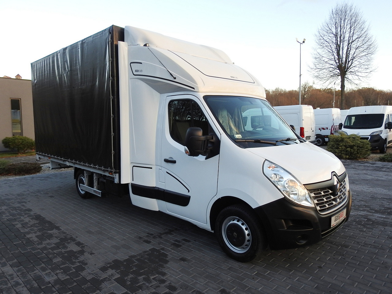 RENAULT MASTER TARPAULIN 10 PALLETS WEBASTO CRUISE CONTROL AIR CONDITIONING PNEUMATICS AUTOMATIC TRANSMISSION 170HP - Furgons ar tentu: foto 4 RENAULT MASTER TARPAULIN 10 PALLETS WEBASTO CRUISE CONTROL AIR CONDITIONING PNEUMATICS AUTOMATIC TRANSMISSION 170HP - Furgons ar tentu: foto 4