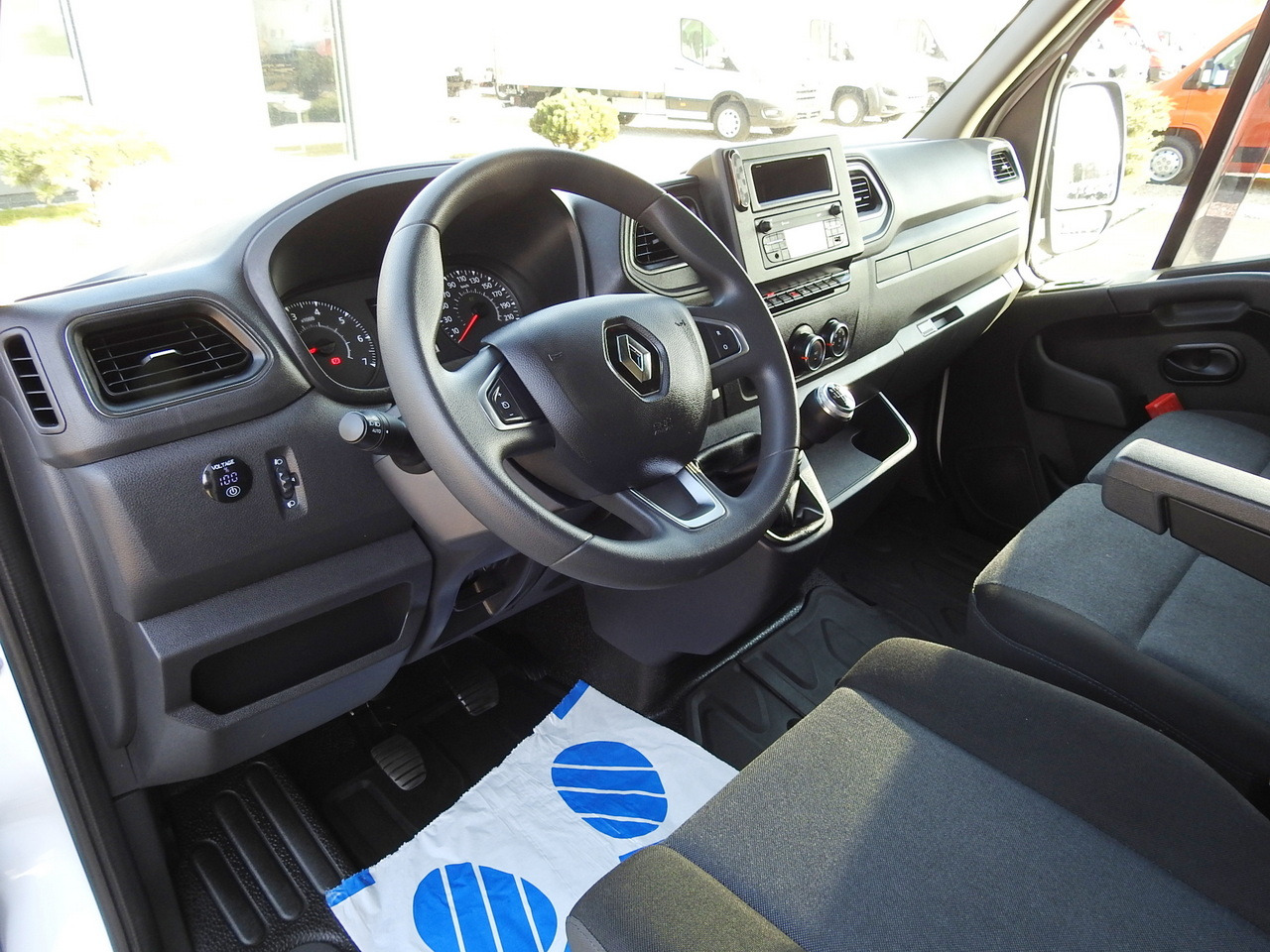 RENAULT MASTER TARPAULIN 10 PALLETS WEBASTO CRUISE CONTROL LED LIGHTS PNEUMATICS AIR CONDITIONING 165HP - Furgons ar tentu: foto 2 RENAULT MASTER TARPAULIN 10 PALLETS WEBASTO CRUISE CONTROL LED LIGHTS PNEUMATICS AIR CONDITIONING 165HP - Furgons ar tentu: foto 2