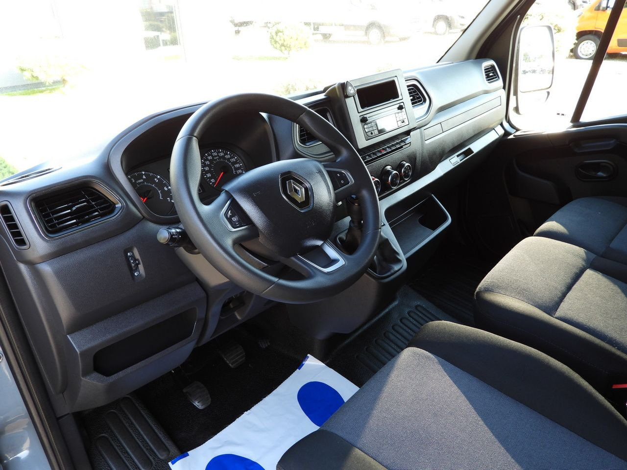 RENAULT MASTER TARPAULIN 10 PALLETS WEBASTO CRUISE CONTROL LED LIGHTS PNEUMATICS AIR CONDITIONING 165HP - Furgons ar tentu: foto 2 RENAULT MASTER TARPAULIN 10 PALLETS WEBASTO CRUISE CONTROL LED LIGHTS PNEUMATICS AIR CONDITIONING 165HP - Furgons ar tentu: foto 2