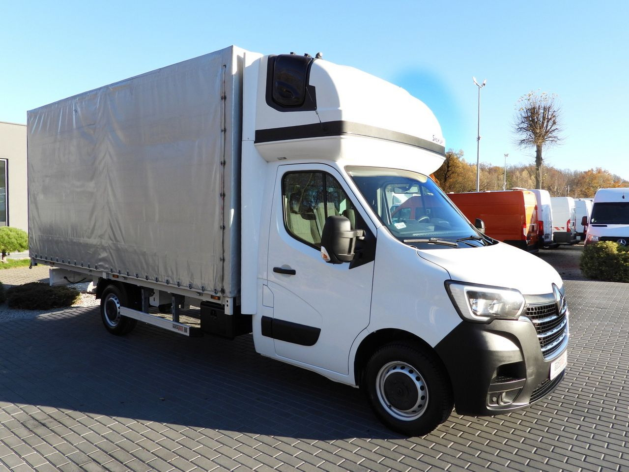 RENAULT MASTER TARPAULIN 10 PALLETS WEBASTO CRUISE CONTROL LED LIGHTS PNEUMATICS AIR CONDITIONING 165HP - Furgons ar tentu: foto 4 RENAULT MASTER TARPAULIN 10 PALLETS WEBASTO CRUISE CONTROL LED LIGHTS PNEUMATICS AIR CONDITIONING 165HP - Furgons ar tentu: foto 4