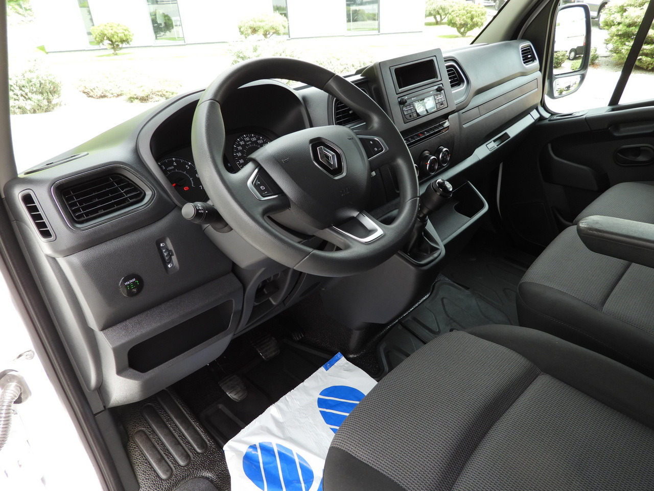 RENAULT MASTER TARPAULIN 10 PALLETS WEBASTO CRUISE CONTROL LED LIGHTS PNEUMATICS AIR CONDITIONING 165HP - Furgons ar tentu: foto 2 RENAULT MASTER TARPAULIN 10 PALLETS WEBASTO CRUISE CONTROL LED LIGHTS PNEUMATICS AIR CONDITIONING 165HP - Furgons ar tentu: foto 2