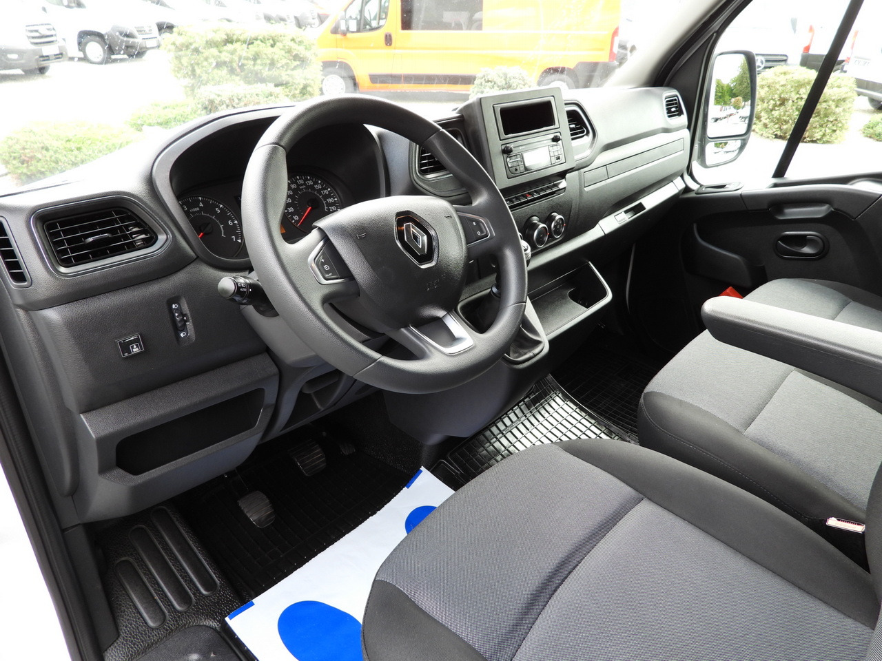 RENAULT MASTER TARPAULIN 10 PALLETS WEBASTO CRUISE CONTROL LED LIGHTS PNEUMATICS AIR CONDITIONING 165HP - Furgons ar tentu: foto 2 RENAULT MASTER TARPAULIN 10 PALLETS WEBASTO CRUISE CONTROL LED LIGHTS PNEUMATICS AIR CONDITIONING 165HP - Furgons ar tentu: foto 2