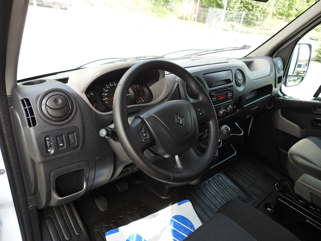 RENAULT MASTER TARPAULIN 8 PALLETS CRUISE CONTROL AIR CONDITIONING  170HP - Furgons ar tentu: foto 2 RENAULT MASTER TARPAULIN 8 PALLETS CRUISE CONTROL AIR CONDITIONING  170HP - Furgons ar tentu: foto 2