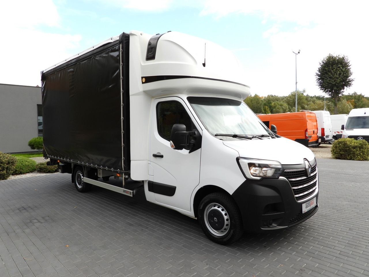 RENAULT MASTER TARPAULIN LIFT 10 PALLETS CRUISE CONTROL LED LIGHTS AIR CONDITIONING 165HP - Furgons ar tentu: foto 4 RENAULT MASTER TARPAULIN LIFT 10 PALLETS CRUISE CONTROL LED LIGHTS AIR CONDITIONING 165HP - Furgons ar tentu: foto 4