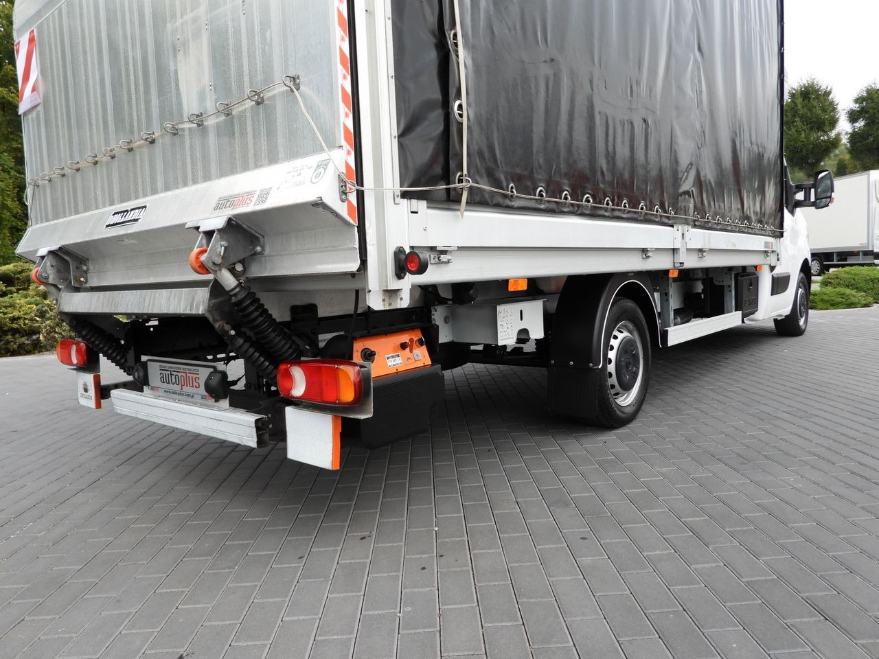 Furgons ar tentu RENAULT MASTER TARPAULIN LIFT 9 PALLETS WEBASTO CRUISE CONTROL LED LIGHTS PNEUMATICS AIR CONDITIONING  165HP: foto 29