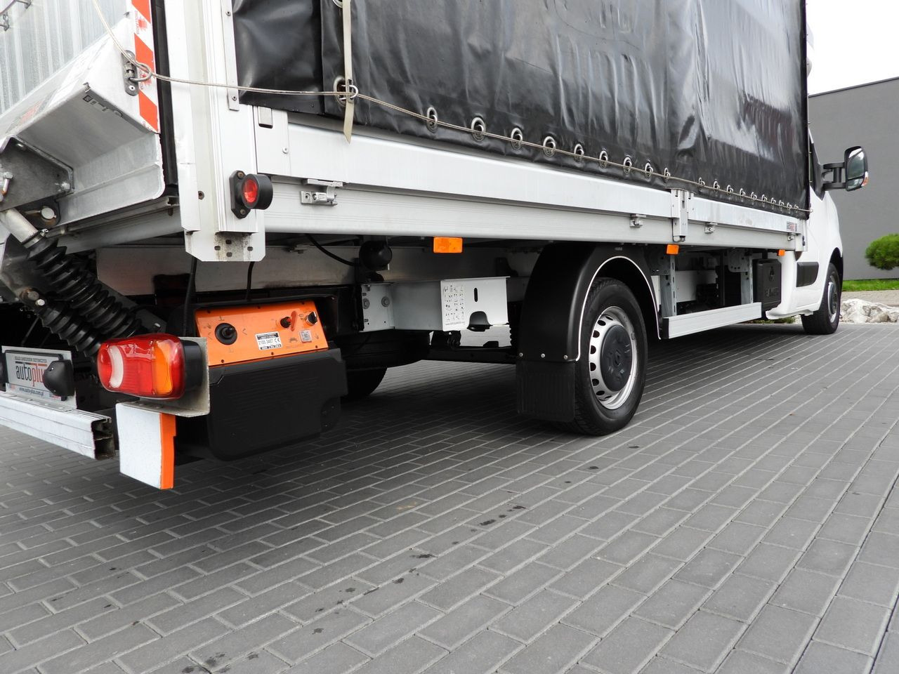 Furgons ar tentu RENAULT MASTER TARPAULIN LIFT 9 PALLETS WEBASTO CRUISE CONTROL LED LIGHTS PNEUMATICS AIR CONDITIONING  165HP: foto 18