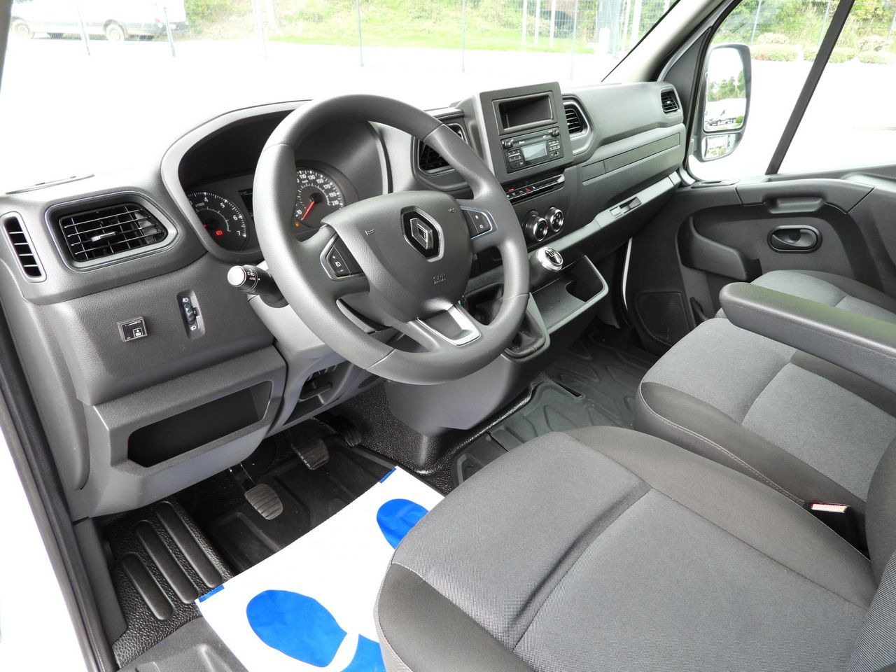 RENAULT MASTER TARPAULIN LIFT 9 PALLETS WEBASTO CRUISE CONTROL LED LIGHTS PNEUMATICS AIR CONDITIONING 165HP - Furgons ar tentu: foto 2 RENAULT MASTER TARPAULIN LIFT 9 PALLETS WEBASTO CRUISE CONTROL LED LIGHTS PNEUMATICS AIR CONDITIONING 165HP - Furgons ar tentu: foto 2