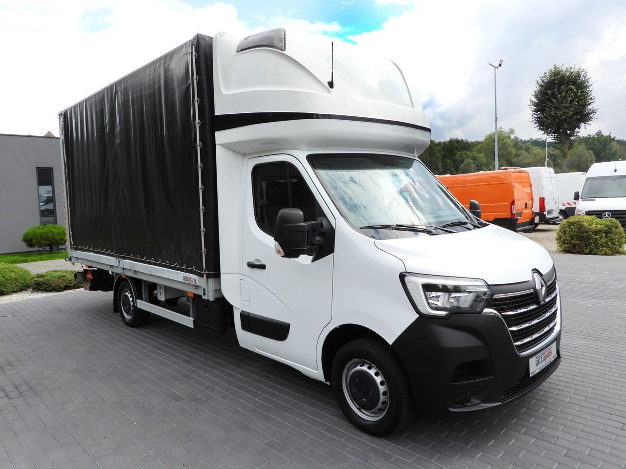 RENAULT MASTER TARPAULIN LIFT 9 PALLETS WEBASTO CRUISE CONTROL LED LIGHTS PNEUMATICS AIR CONDITIONING 165HP - Furgons ar tentu: foto 4 RENAULT MASTER TARPAULIN LIFT 9 PALLETS WEBASTO CRUISE CONTROL LED LIGHTS PNEUMATICS AIR CONDITIONING 165HP - Furgons ar tentu: foto 4