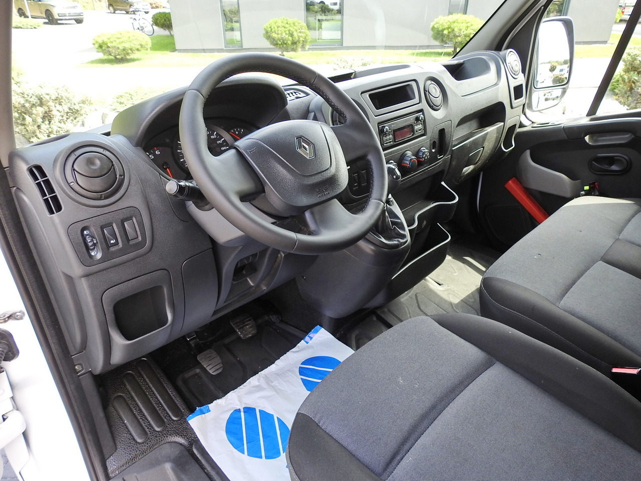 RENAULT MASTER TIPPER 130HP - Komercauto pašizgāzējs: foto 2 RENAULT MASTER TIPPER 130HP - Komercauto pašizgāzējs: foto 2