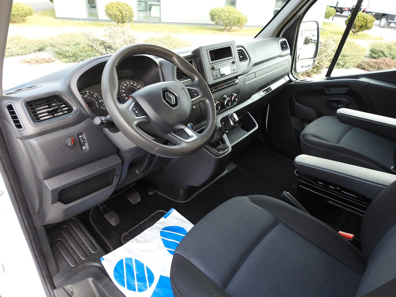 Renault MASTER KIPPER DOPPELKABINE DOKA 6 SITZE TEMPOMAT - Komercauto pašizgāzējs, Kravas-pasažieru furgons: foto 2 Renault MASTER KIPPER DOPPELKABINE DOKA 6 SITZE TEMPOMAT - Komercauto pašizgāzējs, Kravas-pasažieru furgons: foto 2