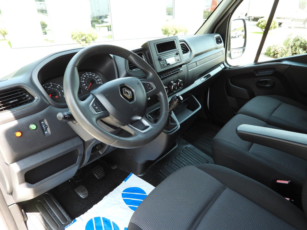Renault MASTER KOFFER AUFZUG 8 PALETTEN TEMPOMAT LED - Furgons ar slēgtā virsbūve: foto 2 Renault MASTER KOFFER AUFZUG 8 PALETTEN TEMPOMAT LED - Furgons ar slēgtā virsbūve: foto 2