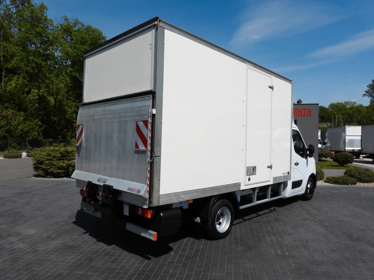 Renault MASTER KOFFER AUFZUG 8 PALETTEN TEMPOMAT NAVI - Furgons ar slēgtā virsbūve: foto 3 Renault MASTER KOFFER AUFZUG 8 PALETTEN TEMPOMAT NAVI - Furgons ar slēgtā virsbūve: foto 3