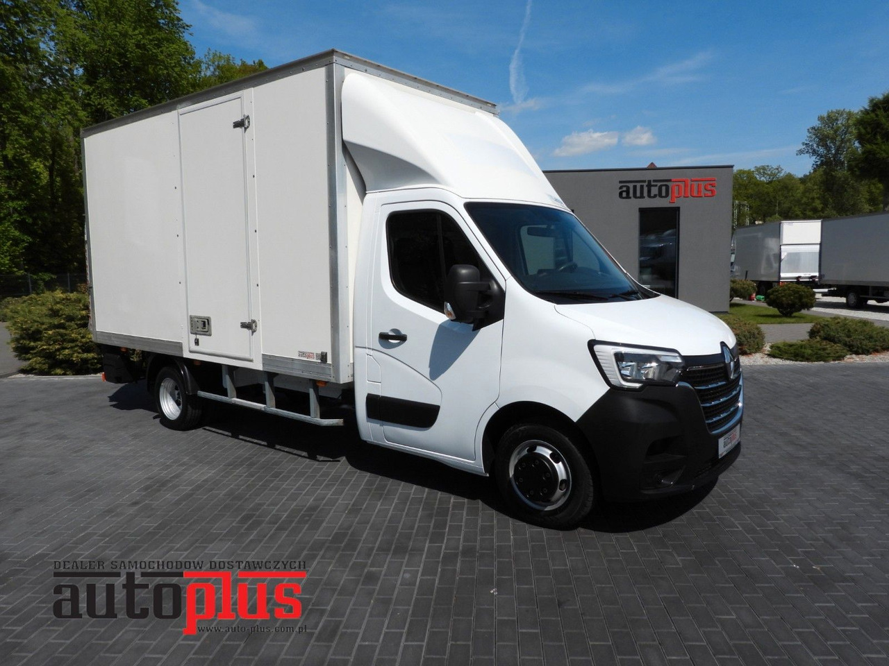 Renault MASTER KOFFER AUFZUG 8 PALETTEN TEMPOMAT NAVI - Furgons ar slēgtā virsbūve: foto 1 Renault MASTER KOFFER AUFZUG 8 PALETTEN TEMPOMAT NAVI - Furgons ar slēgtā virsbūve: foto 1
