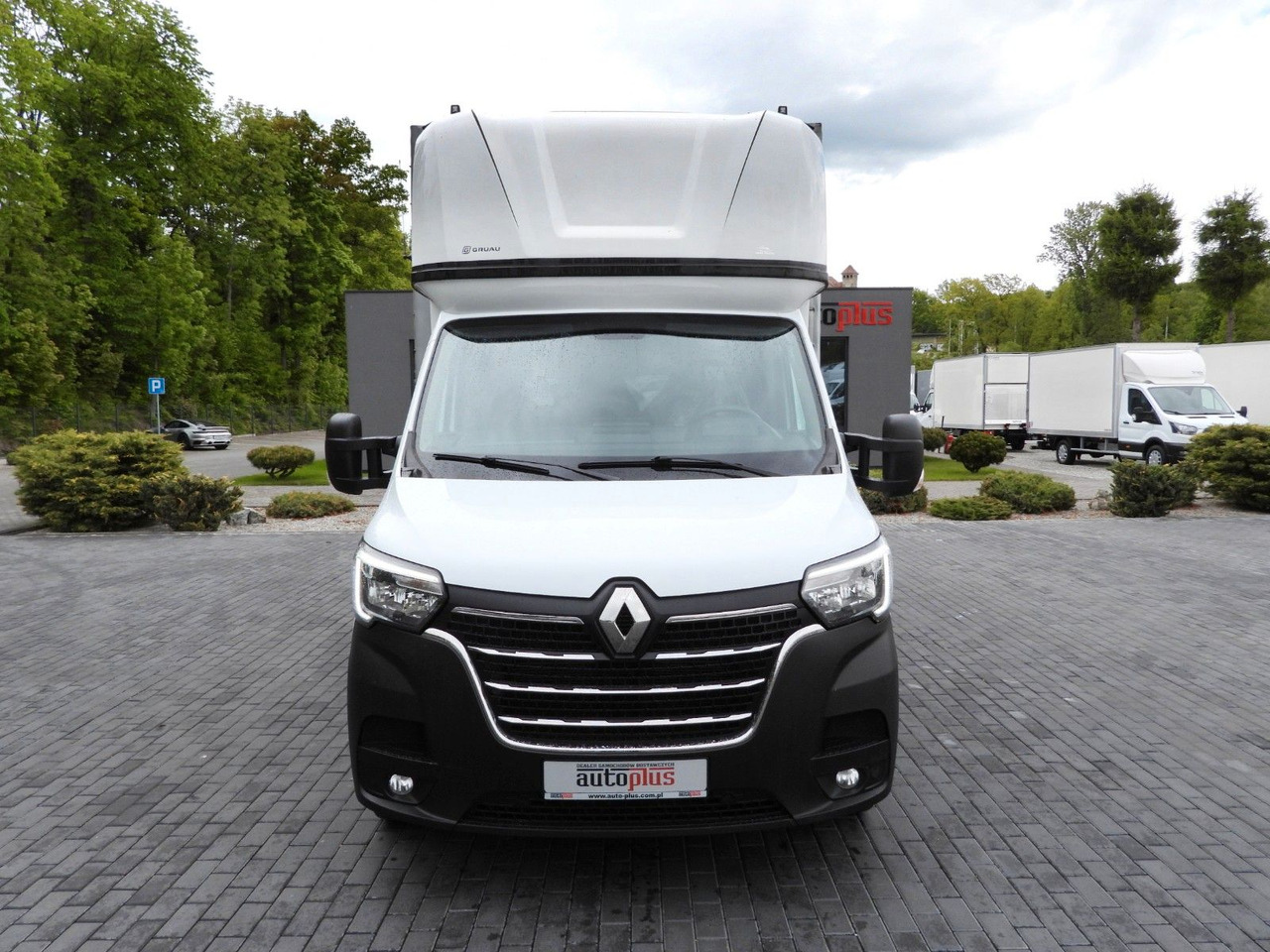 Renault MASTER PRITSCHE PLANE 10 PALETTEN WEBASTO A/C - Furgons ar tentu: foto 5 Renault MASTER PRITSCHE PLANE 10 PALETTEN WEBASTO A/C - Furgons ar tentu: foto 5