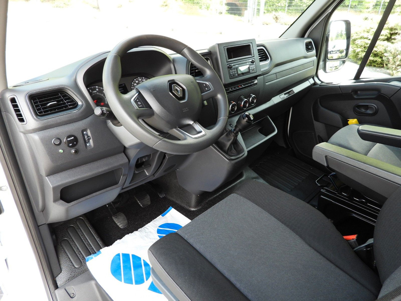 Renault MASTER PRITSCHE PLANE 8 PALETTEN TEMPOMAT A/C - Furgons ar tentu, Kravas-pasažieru furgons: foto 2 Renault MASTER PRITSCHE PLANE 8 PALETTEN TEMPOMAT A/C - Furgons ar tentu, Kravas-pasažieru furgons: foto 2