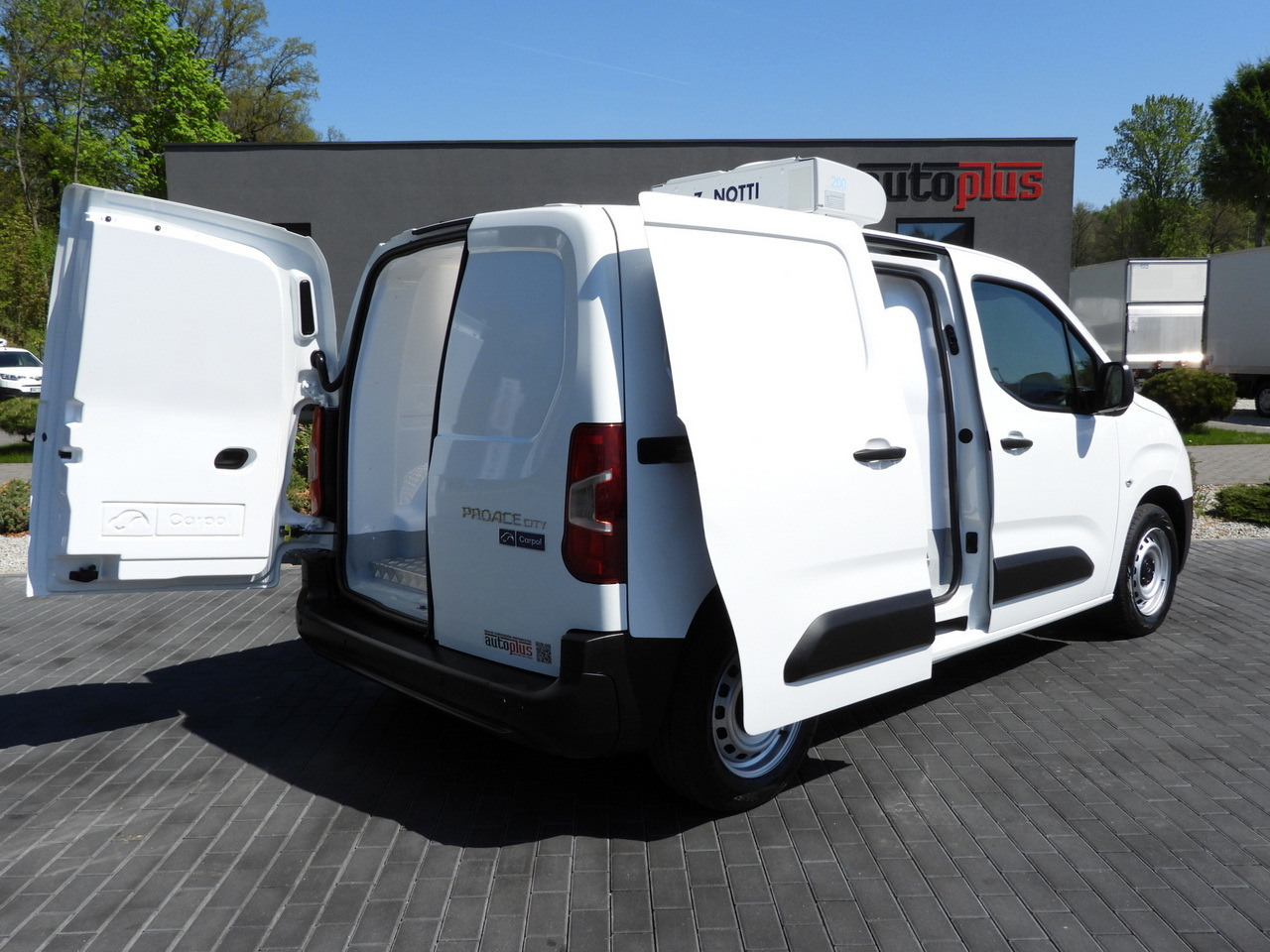 TOYOTA PROACE CITY REFRIGERATOR VAN -15*C POWER SUPPLY 230V CRUISE CONTROL AIR CONDITIONING 100HP - Komercauto refrižerators: foto 3 TOYOTA PROACE CITY REFRIGERATOR VAN -15*C POWER SUPPLY 230V CRUISE CONTROL AIR CONDITIONING 100HP - Komercauto refrižerators: foto 3