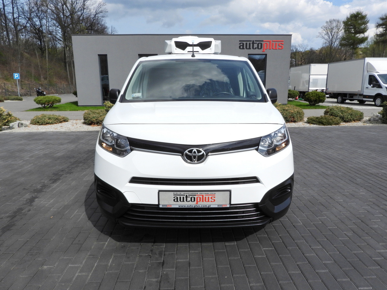 TOYOTA PROACE CITY REFRIGERATOR VAN -15*C POWER SUPPLY 230V CRUISE CONTROL AIR CONDITIONING 100HP - Komercauto refrižerators: foto 5 TOYOTA PROACE CITY REFRIGERATOR VAN -15*C POWER SUPPLY 230V CRUISE CONTROL AIR CONDITIONING 100HP - Komercauto refrižerators: foto 5