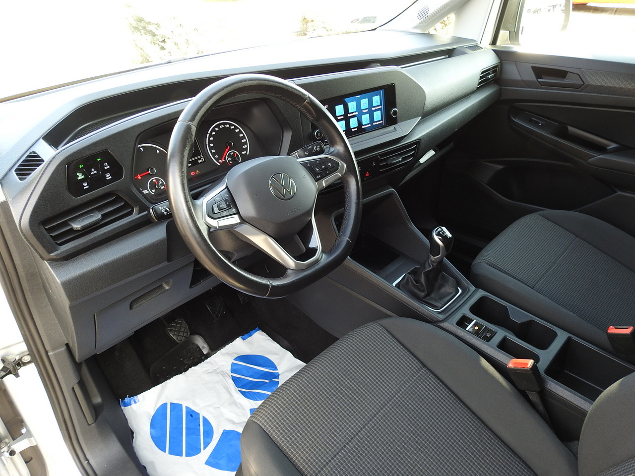 VOLKSWAGEN CADDY REFRIGERATOR VAN -20*C HEATING FUNCTION POWER SUPPLY 230V CRUISE CONTROL LED LIGHTS AIR CONDITIONING 100HP - Komercauto refrižerators: foto 2 VOLKSWAGEN CADDY REFRIGERATOR VAN -20*C HEATING FUNCTION POWER SUPPLY 230V CRUISE CONTROL LED LIGHTS AIR CONDITIONING 100HP - Komercauto refrižerators: foto 2