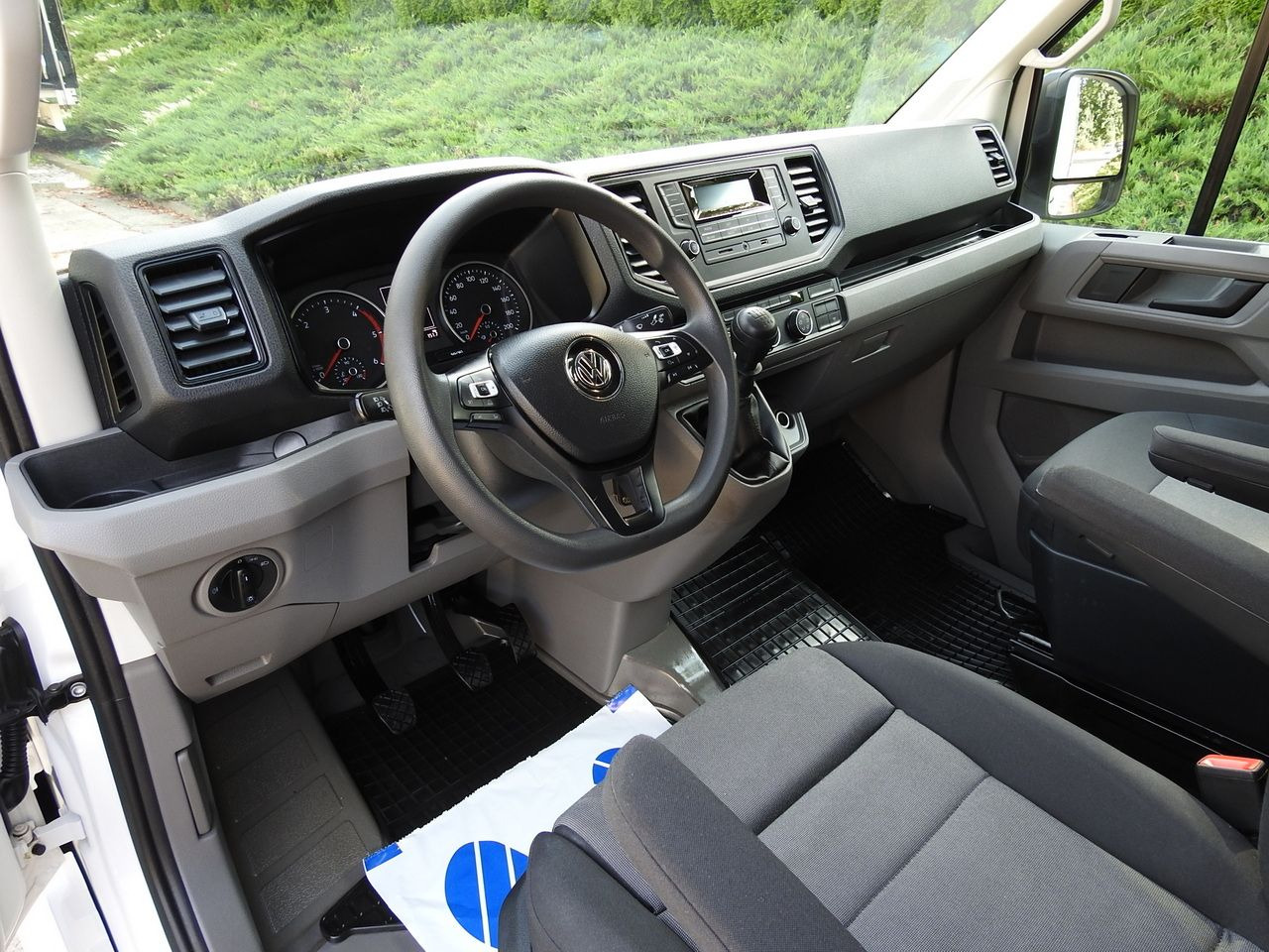 VOLKSWAGEN CRAFTER - Furgons ar tentu: foto 2 VOLKSWAGEN CRAFTER - Furgons ar tentu: foto 2