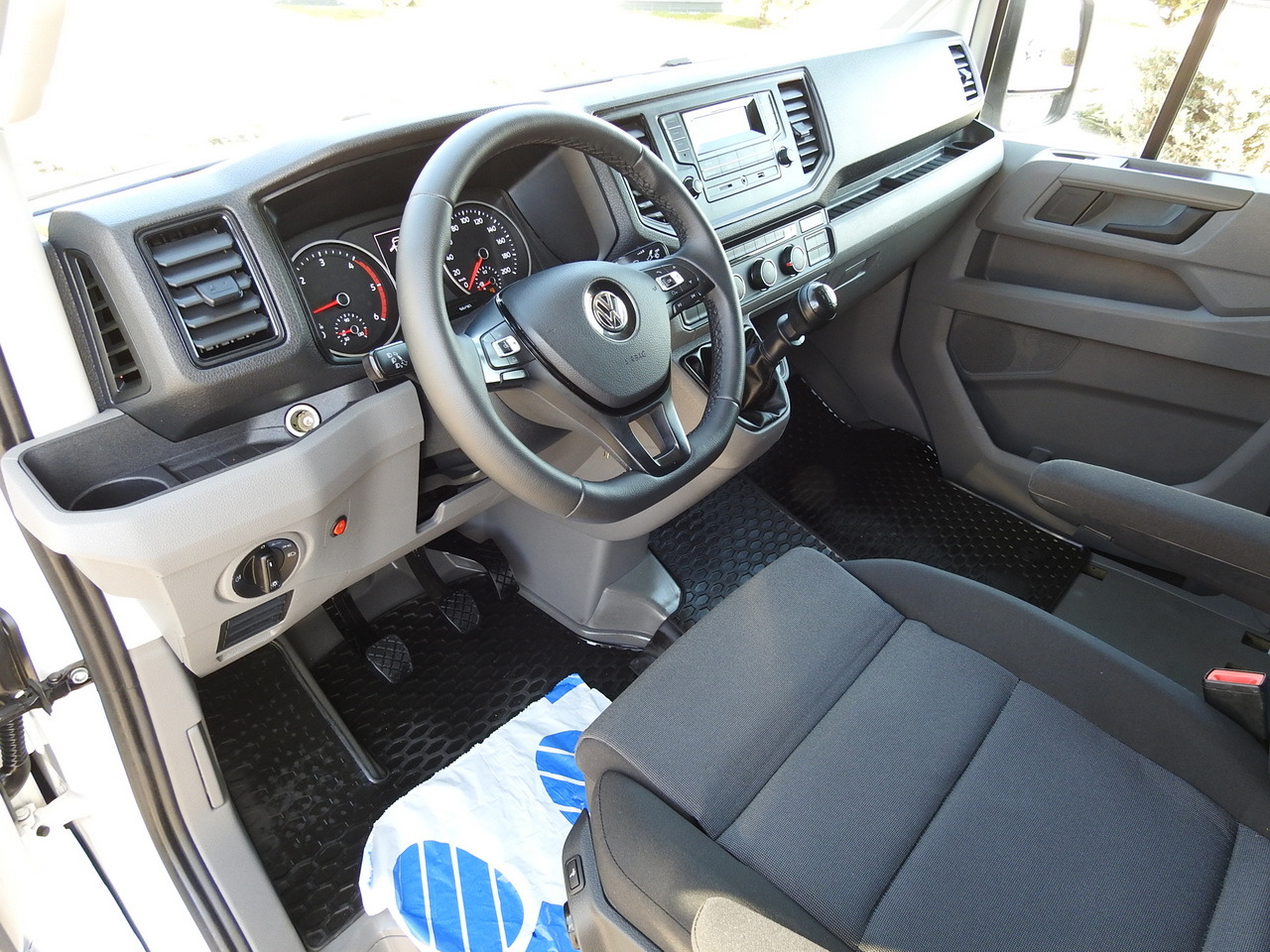 VOLKSWAGEN CRAFTER TARPAULIN 10 PALLETS WEBASTO CRUISE CONTROL AIR CONDITIONING LED LIGHTS PNEUMATICS 180HP - Furgons ar tentu: foto 2 VOLKSWAGEN CRAFTER TARPAULIN 10 PALLETS WEBASTO CRUISE CONTROL AIR CONDITIONING LED LIGHTS PNEUMATICS 180HP - Furgons ar tentu: foto 2