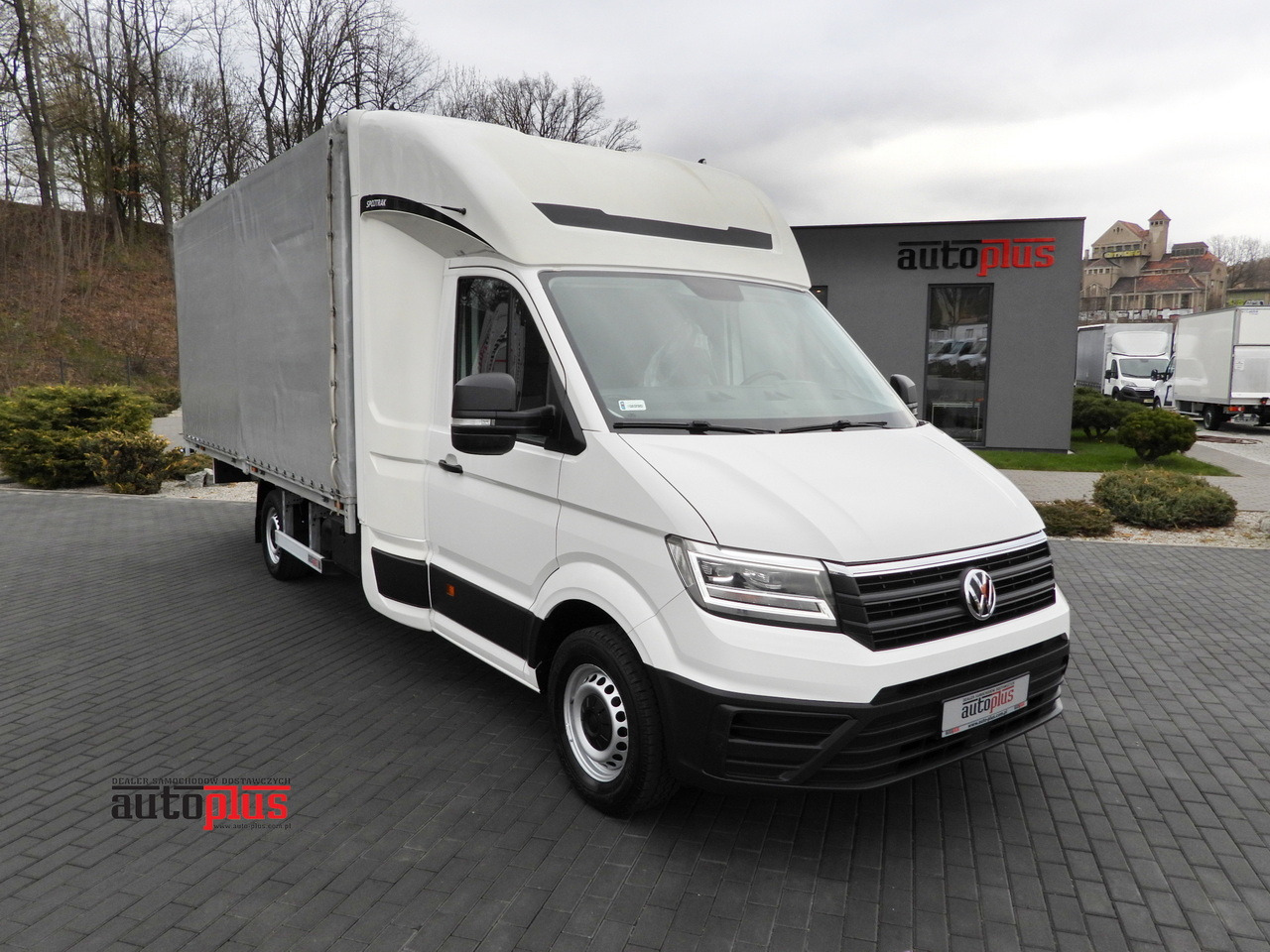 VOLKSWAGEN CRAFTER TARPAULIN 10 PALLETS WEBASTO CRUISE CONTROL LED LIGHTS 180HP - Furgons ar tentu: foto 1 VOLKSWAGEN CRAFTER TARPAULIN 10 PALLETS WEBASTO CRUISE CONTROL LED LIGHTS 180HP - Furgons ar tentu: foto 1