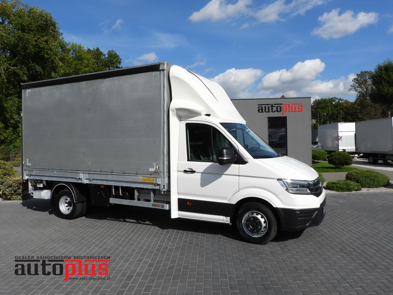 VOLKSWAGEN CRAFTER TARPAULIN LIFT 8 PALLETS CRUISE CONTROL LED LIGHTS TWIN WHEELS AIR CONDITIONING 180HP - Furgons ar tentu: foto 1 VOLKSWAGEN CRAFTER TARPAULIN LIFT 8 PALLETS CRUISE CONTROL LED LIGHTS TWIN WHEELS AIR CONDITIONING 180HP - Furgons ar tentu: foto 1