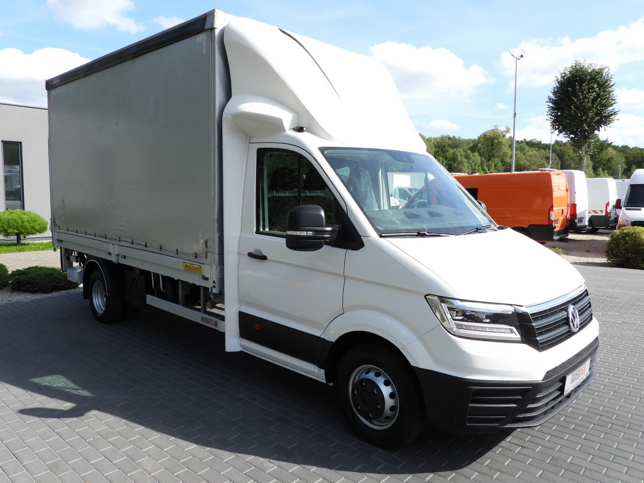 VOLKSWAGEN CRAFTER TARPAULIN LIFT 8 PALLETS CRUISE CONTROL LED LIGHTS TWIN WHEELS AIR CONDITIONING 180HP - Furgons ar tentu: foto 4 VOLKSWAGEN CRAFTER TARPAULIN LIFT 8 PALLETS CRUISE CONTROL LED LIGHTS TWIN WHEELS AIR CONDITIONING 180HP - Furgons ar tentu: foto 4