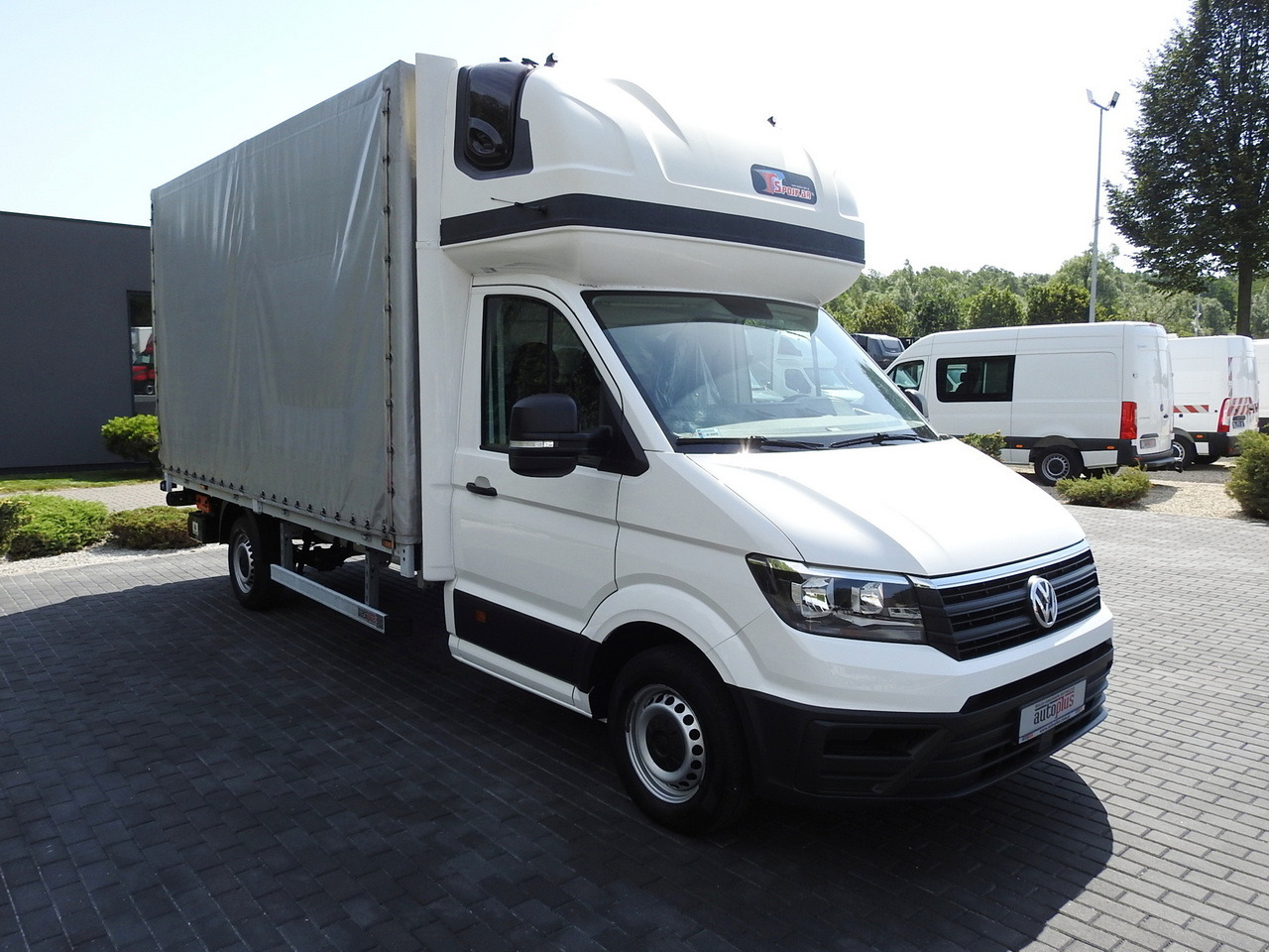 VOLKSWAGEN CRAFTER TARPAULIN LIFT 8 PALLETS WEBASTO CRUISE CONTROL 180HP - Furgons ar tentu: foto 4 VOLKSWAGEN CRAFTER TARPAULIN LIFT 8 PALLETS WEBASTO CRUISE CONTROL 180HP - Furgons ar tentu: foto 4