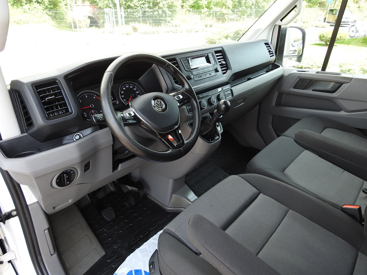 VOLKSWAGEN CRAFTER TARPAULIN LIFT 8 PALLETS WEBASTO CRUISE CONTROL  180HP - Furgons ar tentu: foto 2 VOLKSWAGEN CRAFTER TARPAULIN LIFT 8 PALLETS WEBASTO CRUISE CONTROL  180HP - Furgons ar tentu: foto 2