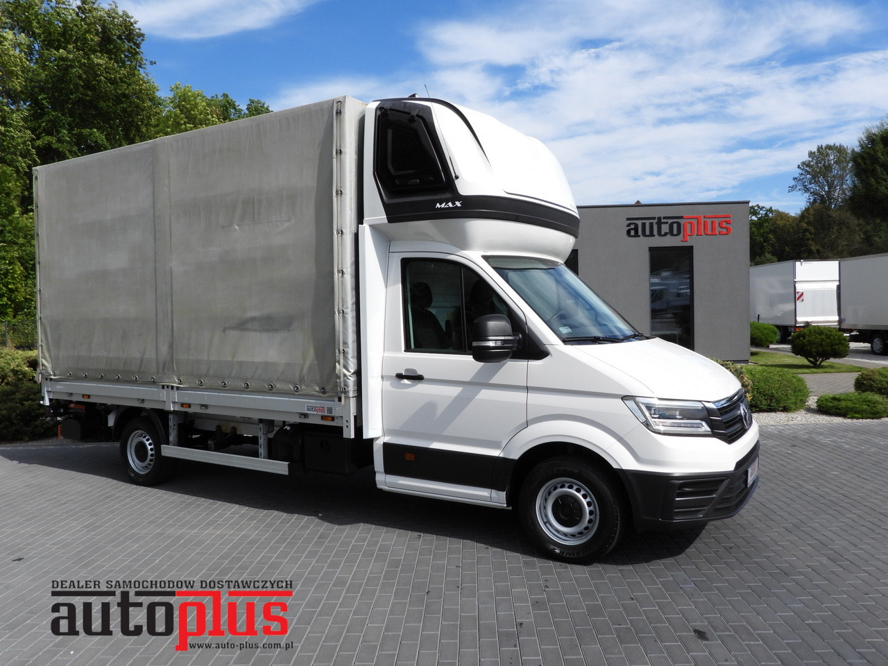 VOLKSWAGEN CRAFTER TARPAULIN LIFT 8 PALLETS WEBASTO CRUISE CONTROL LED LIGHTS AIR CONDITIONING 180HP - Furgons ar tentu: foto 1 VOLKSWAGEN CRAFTER TARPAULIN LIFT 8 PALLETS WEBASTO CRUISE CONTROL LED LIGHTS AIR CONDITIONING 180HP - Furgons ar tentu: foto 1