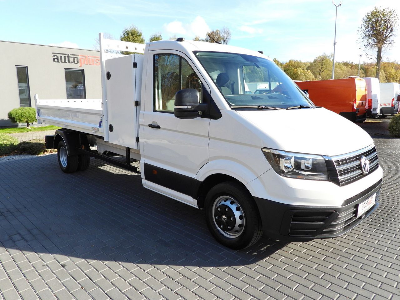 VOLKSWAGEN CRAFTER TIPPER CRUISE CONTROL NAVIGATION TWIN WHEELS AIR CONDITIONING 180HP - Komercauto pašizgāzējs: foto 4 VOLKSWAGEN CRAFTER TIPPER CRUISE CONTROL NAVIGATION TWIN WHEELS AIR CONDITIONING 180HP - Komercauto pašizgāzējs: foto 4