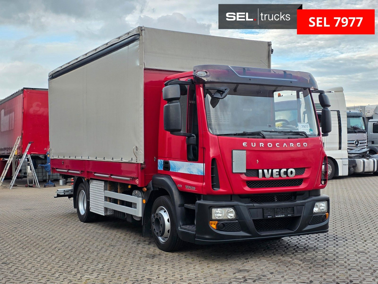 Iveco Eurocargo 120E28 / Ladebordwand / Aluklappen - Kravas automašīna ar tentu: foto 3 Iveco Eurocargo 120E28 / Ladebordwand / Aluklappen - Kravas automašīna ar tentu: foto 3