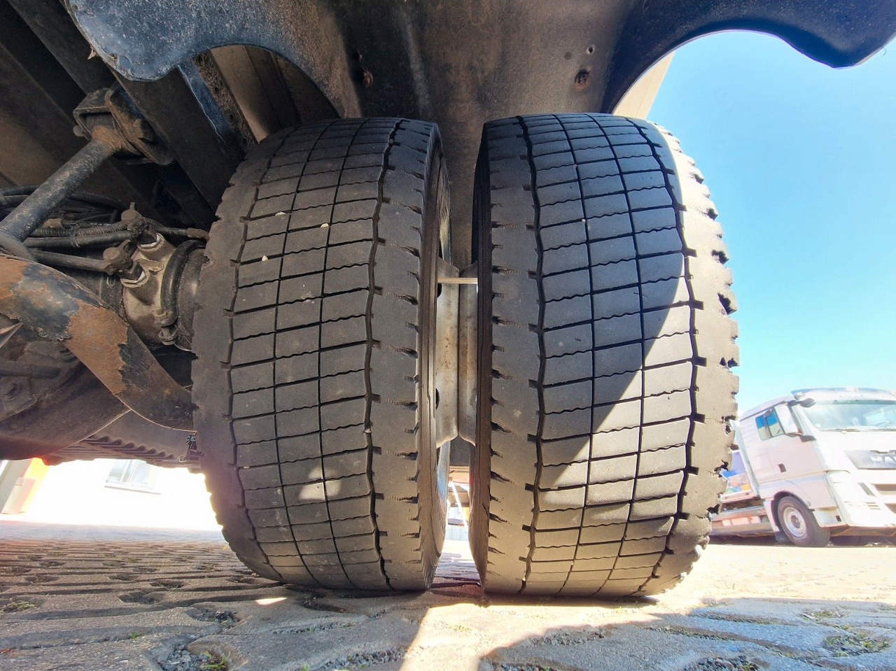 Kravas automašīna refrižerators MAN TGL 12.250 4X2 BL / Ladebordwand: foto 29