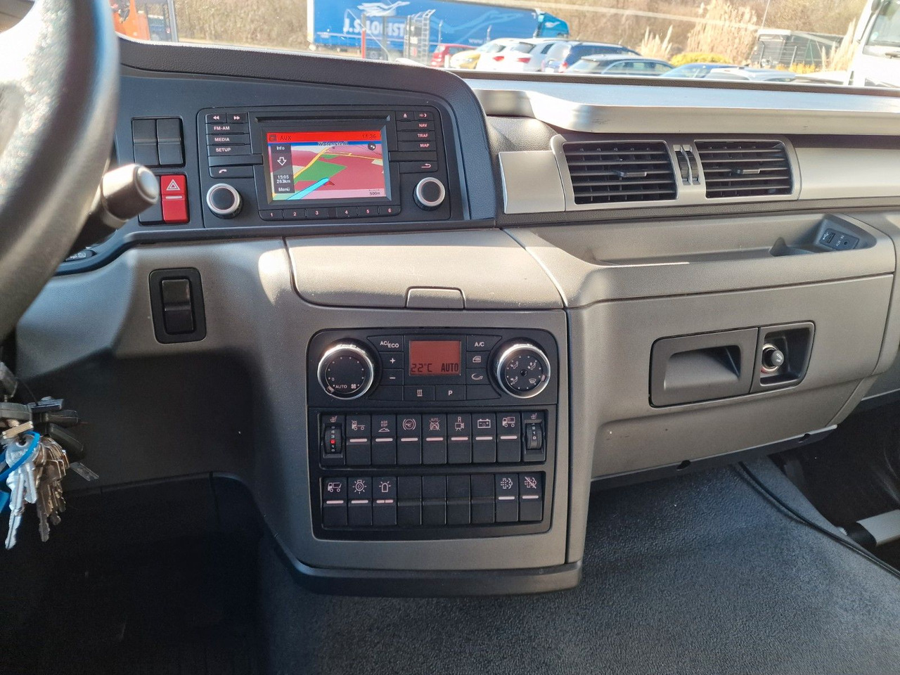 Kravas automašīna refrižerators MAN TGL 12.250 4X2 BL / Ladebordwand: foto 25