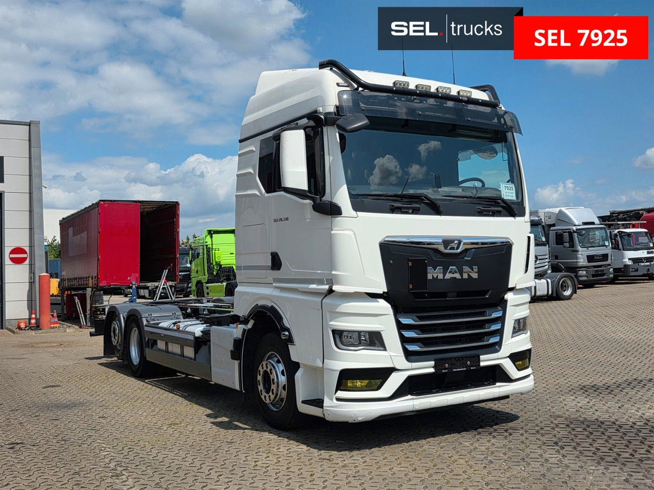 MAN TGX 26.510 6x2-2 LL CH / ZF Intarder / Liftachse - Konteineru vedējs/ Kravas automašīna ar noņemamā virsbūve: foto 3 MAN TGX 26.510 6x2-2 LL CH / ZF Intarder / Liftachse - Konteineru vedējs/ Kravas automašīna ar noņemamā virsbūve: foto 3