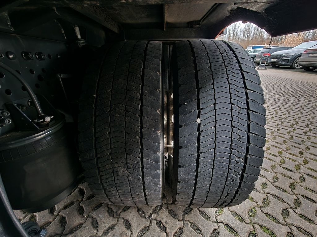 Kravas automašīna ar tentu Mercedes-Benz Actros 2548 / Retarder: foto 26