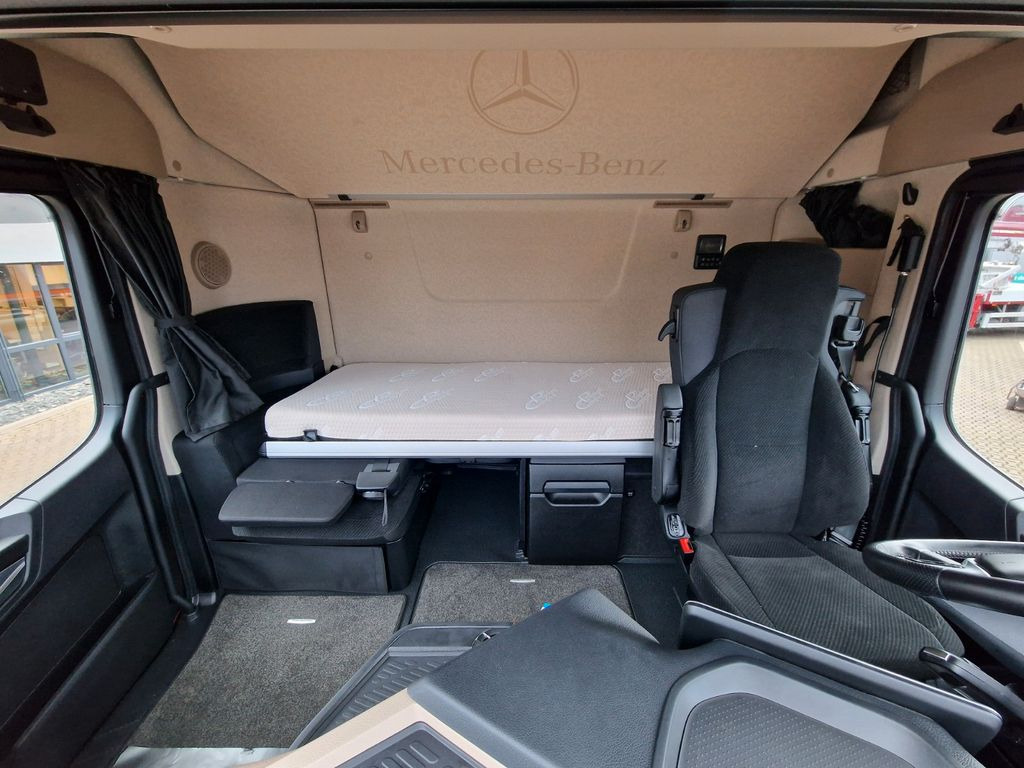Kravas automašīna ar tentu Mercedes-Benz Actros 2548 / Retarder: foto 16
