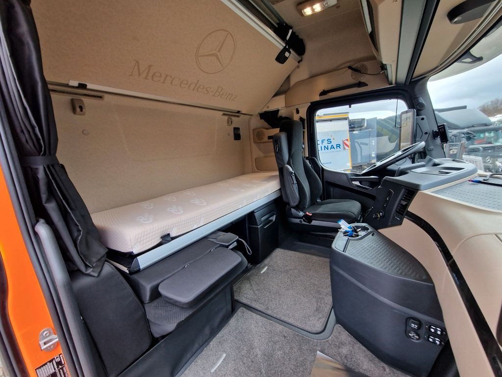 Kravas automašīna ar tentu Mercedes-Benz Actros 2548 / Retarder: foto 15