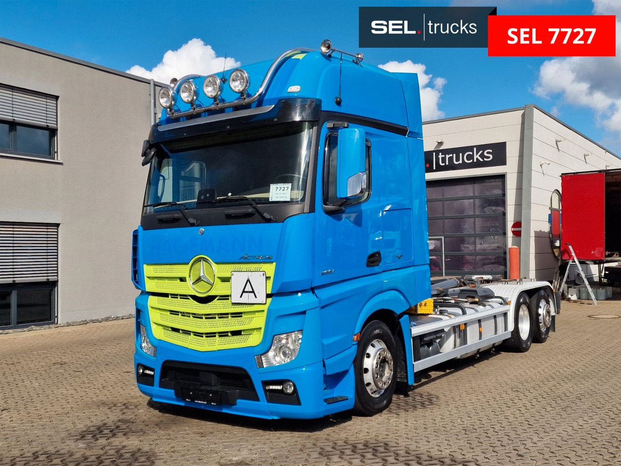 Mercedes-Benz Actros 2551 / Retarder / Standklima / Xenon - Pacēlājs ar āķi: foto 1 Mercedes-Benz Actros 2551 / Retarder / Standklima / Xenon - Pacēlājs ar āķi: foto 1